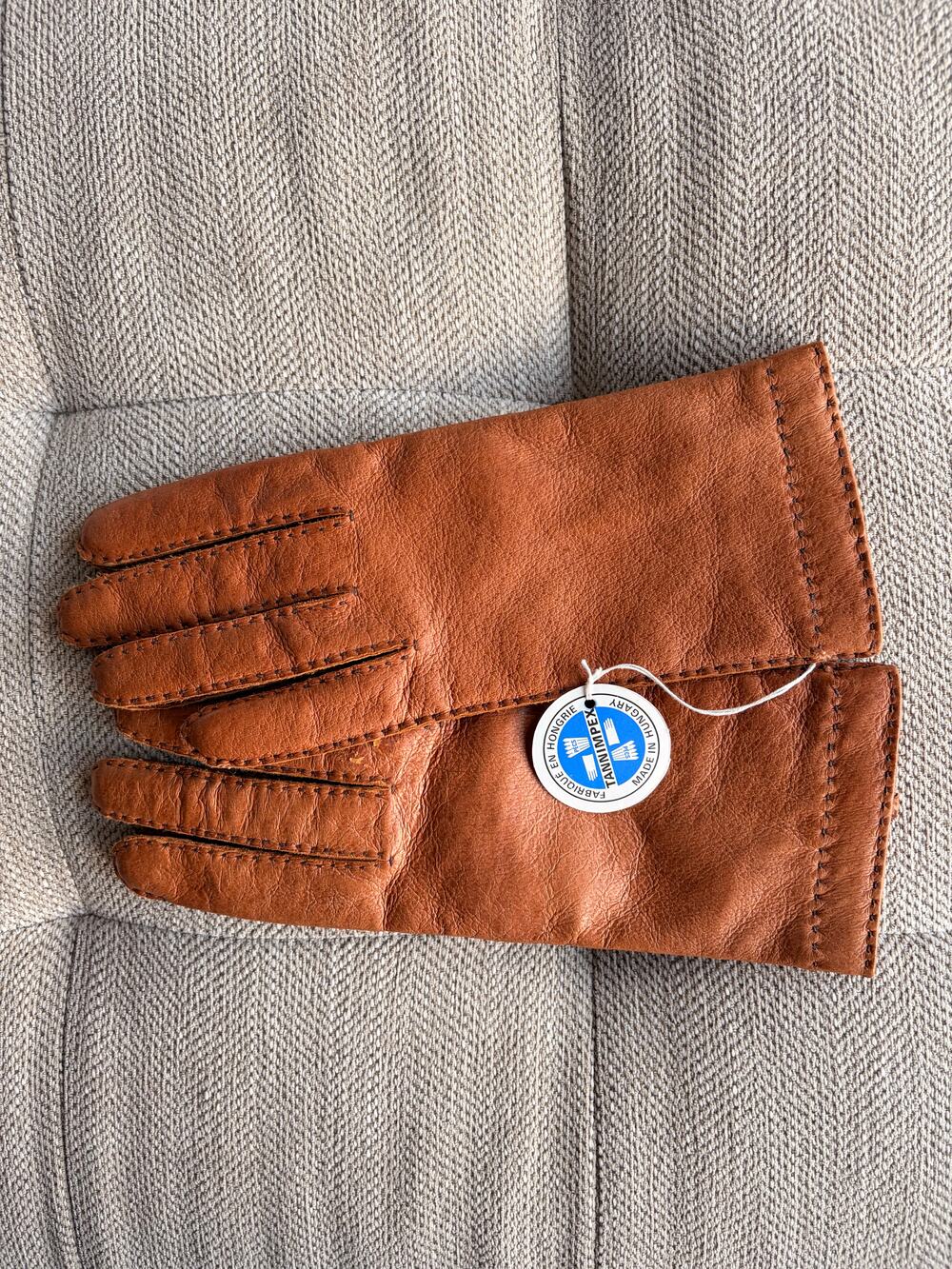 Vintage Deadstock Hungarian Gloves Size 7.5 Cognac Brown Faux Leather 100% Visco